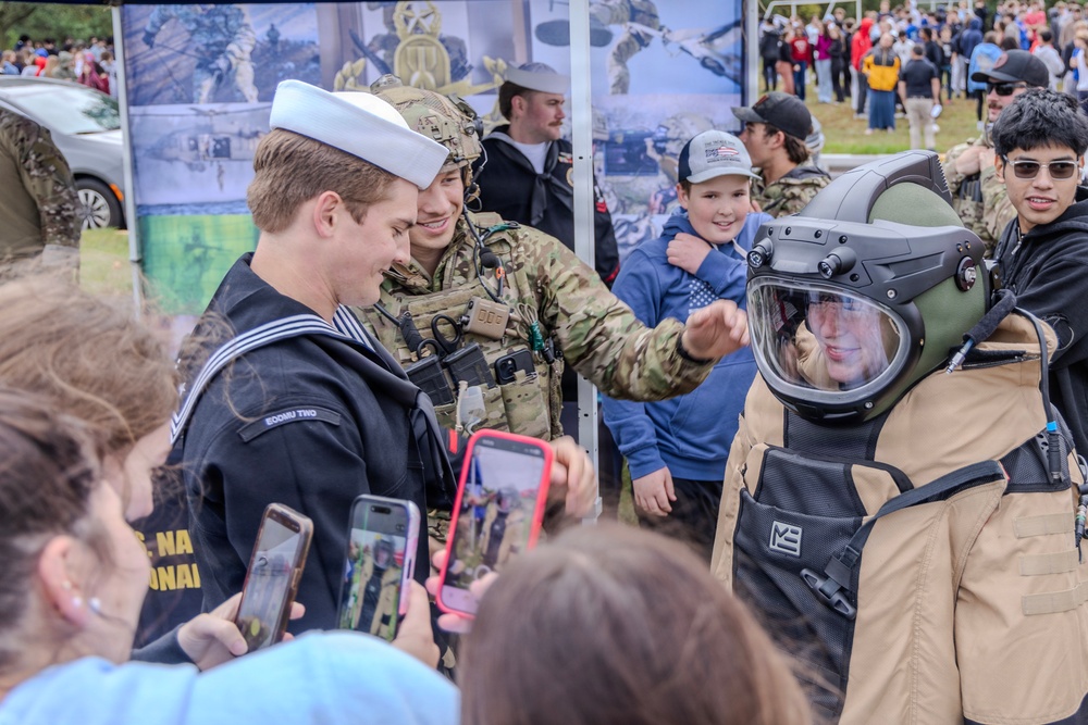 Navy Marine Corps'  250 - U.S. Navy EOD