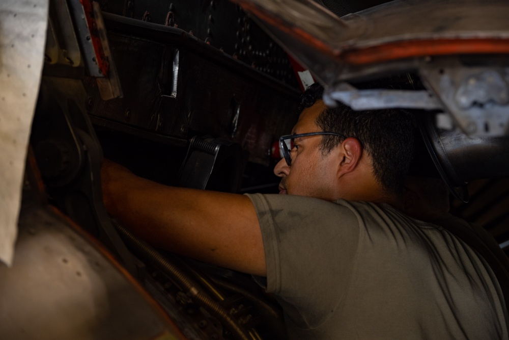 105 MXS swaps C-17 engine
