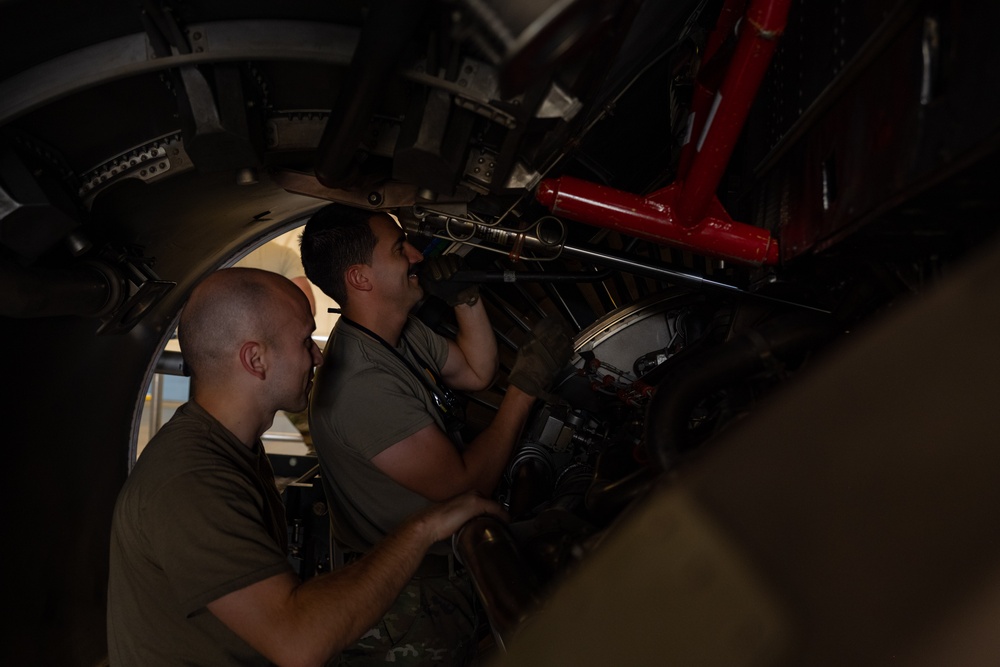 105 MXS swaps C-17 engine