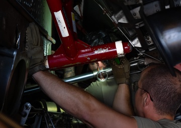 105 MXS swaps C-17 engine