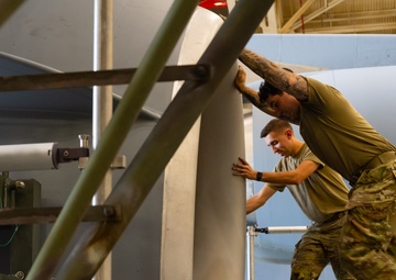 105 MXS swaps C-17 engine