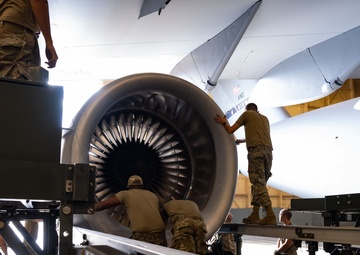 105 MXS swaps C-17 engine