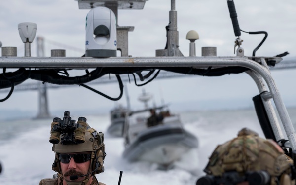 U.S. Coast Guard Maritime Security Response Team (MSRT) West provides security during San Francisco Fleet Week