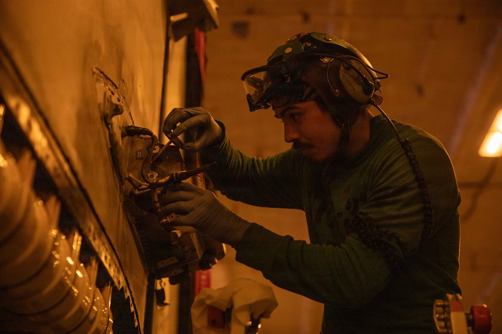 VFA-37 Routine Maintenance VFA-37 Routine Maintenance
