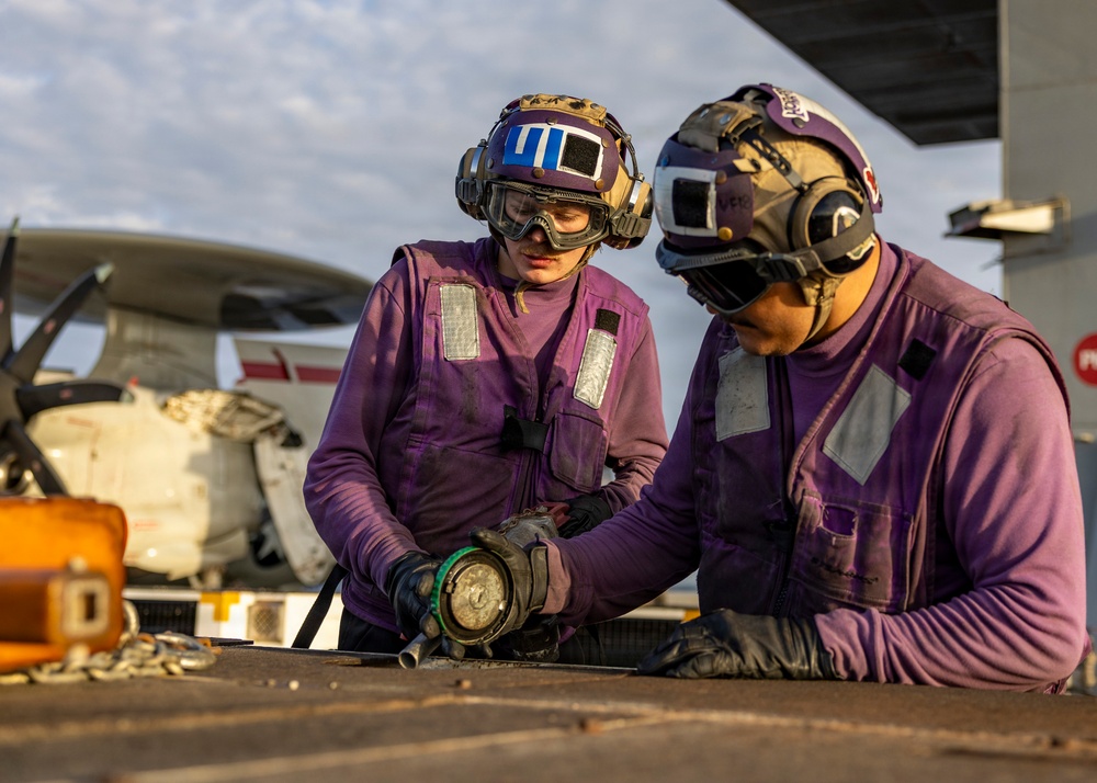 USS Gerald R. Ford (CVN 78) Refueling Operations USS Gerald R. Ford (CVN 78) Refueling Operations