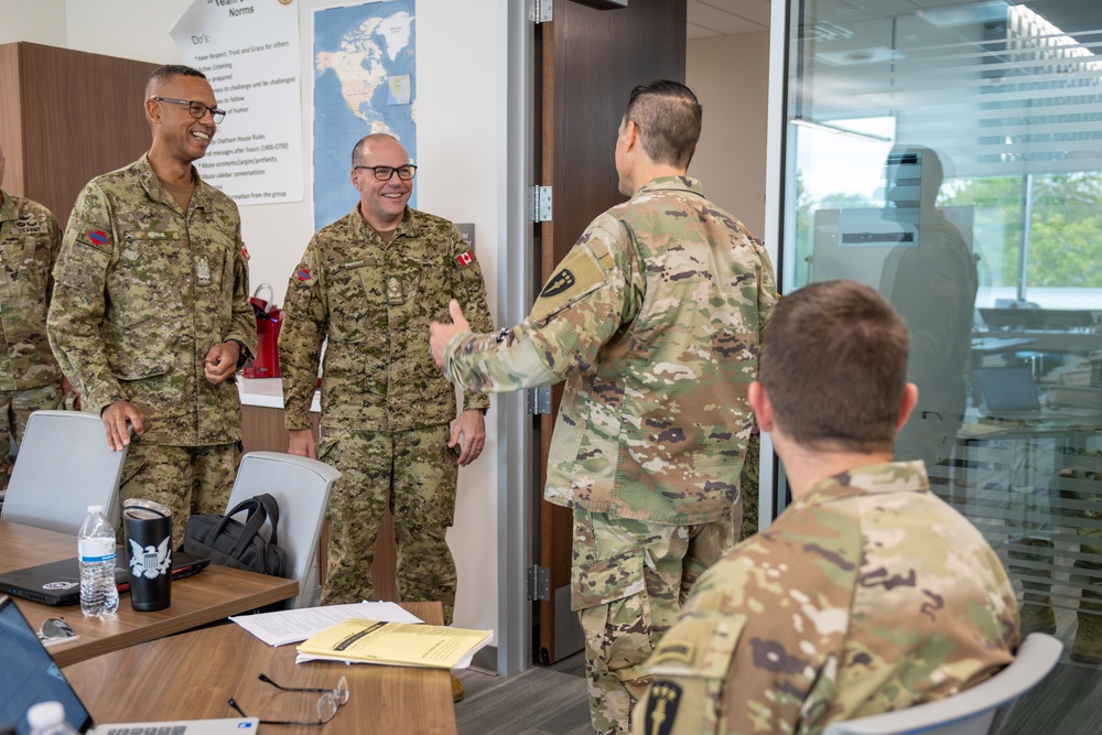 DV Commander Canadian Army LTG Wright visits the USAWC