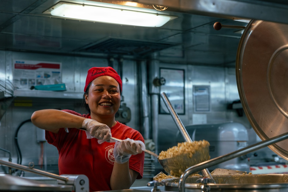 22nd MEU(SOC) | Sailors and Marines Prepare Dinner on USS San Antonio