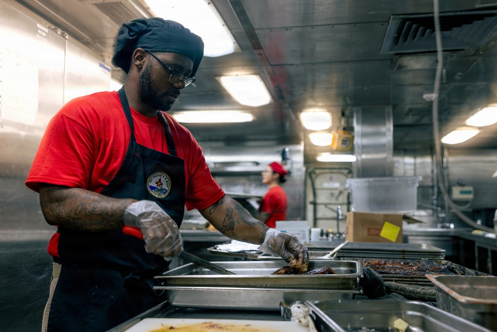 22nd MEU(SOC) | Sailors and Marines Prepare Dinner on USS San Antonio