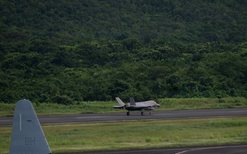 F-35 Prepares for Take-off in Puerto Rico