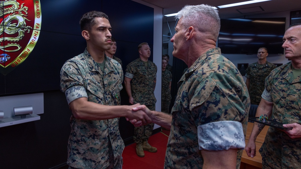 III Marine Expeditionary Force Finance Marines receive Navy and Marine Corps Achievement Medals