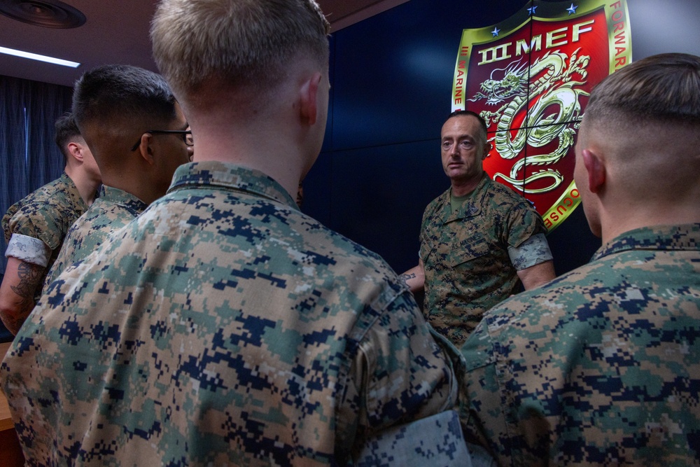 III Marine Expeditionary Force Finance Marines receive Navy and Marine Corps Achievement Medals