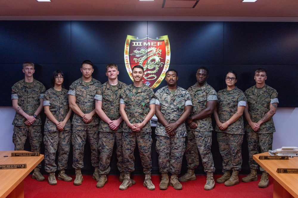III Marine Expeditionary Force Finance Marines receive Navy and Marine Corps Achievement Medals