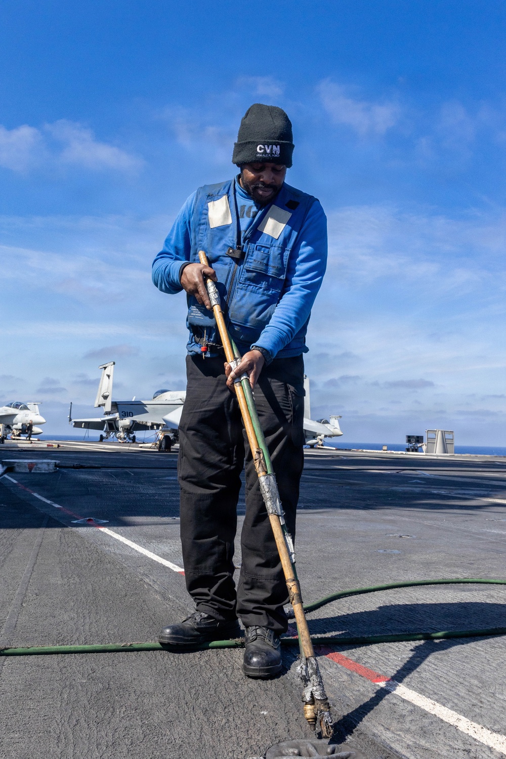 USS Gerald R. Ford (CVN 78) Flight Deck Maintenance USS Gerald R. Ford (CVN 78) Flight Deck Maintenance