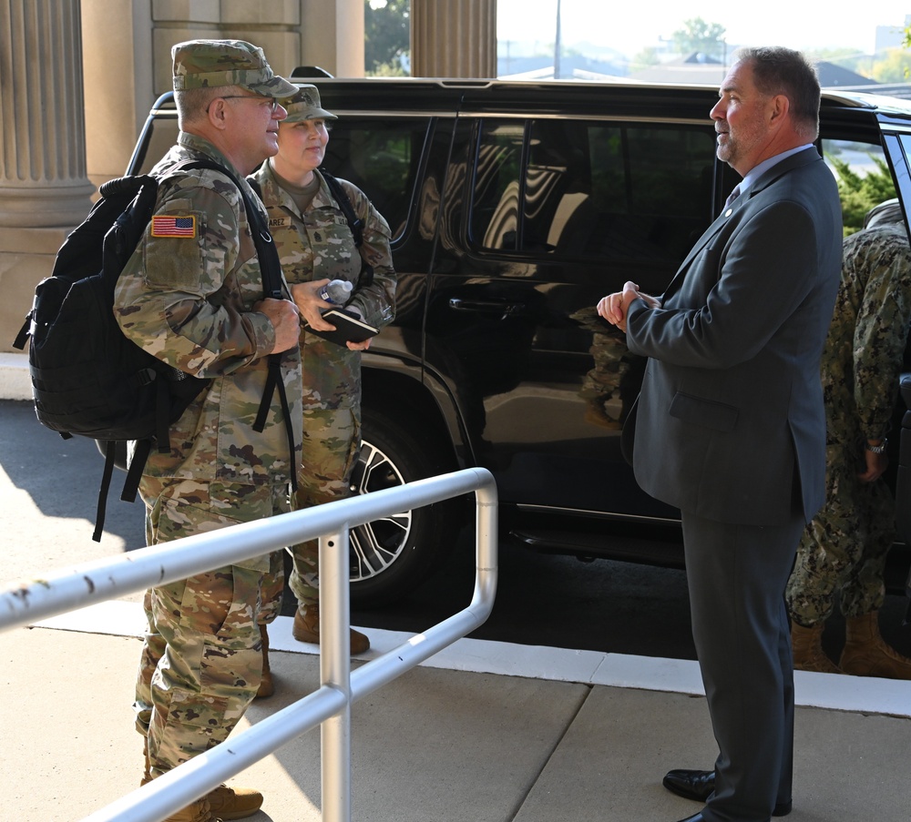 Simerly visits DLA Disposition Services