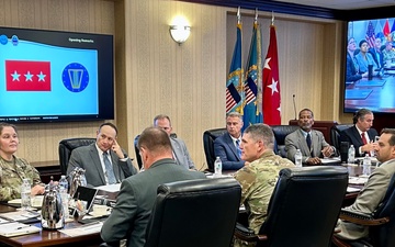 Simerly visits DLA Disposition Services