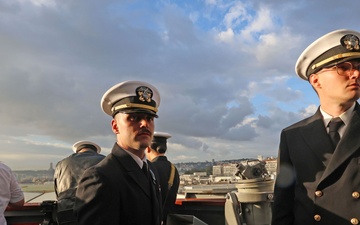 USS Roosevelt (DDG 80) Departs Algiers, Algeria