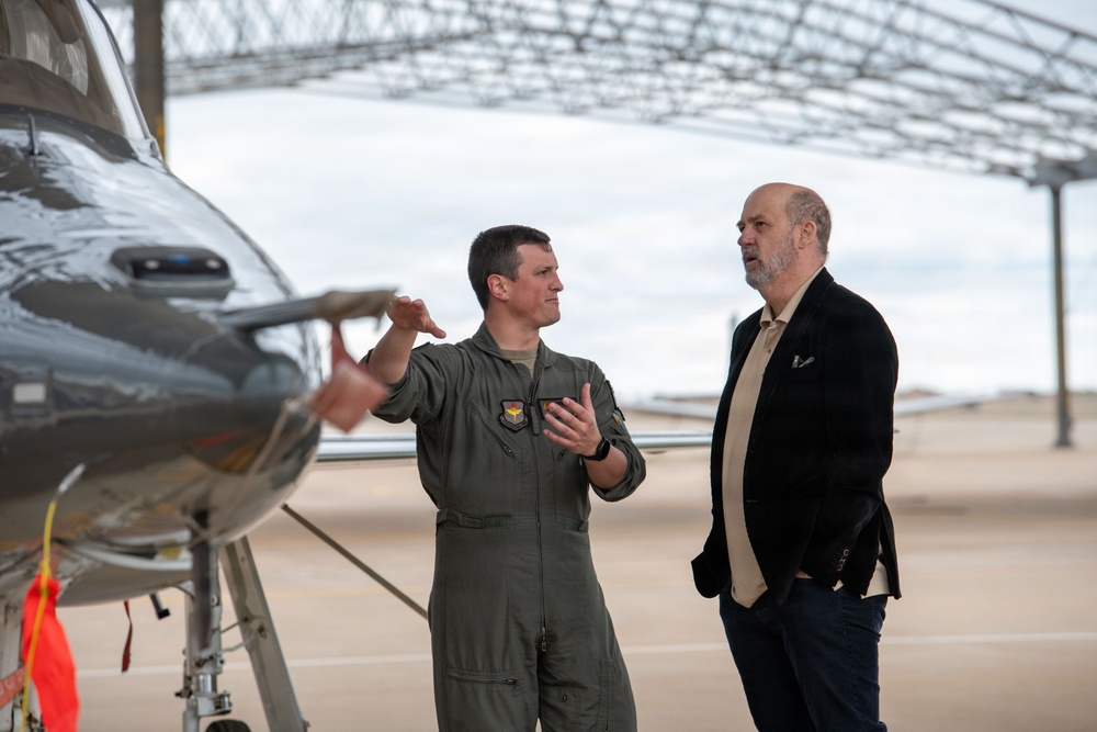 Top Gun Actor Anthony Edwards Visits the Flightline at Vance Air Force Base