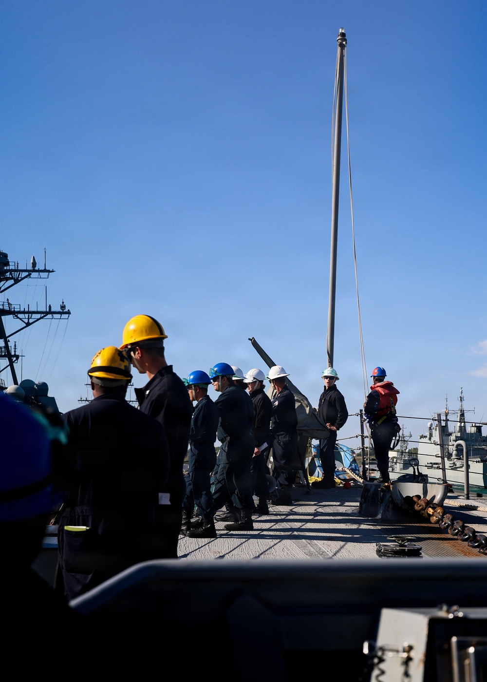 USS Paul Ignatius (DDG 117) pulls into Naval Station Rota for Replenishment