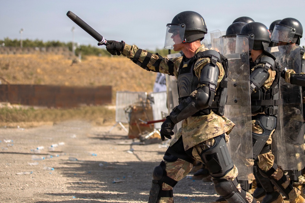 KFOR’s U.S. Army Infantry contingent performs crowd riot control lanes