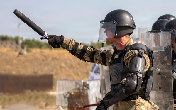 KFOR’s U.S. Army Infantry contingent performs crowd riot control lanes