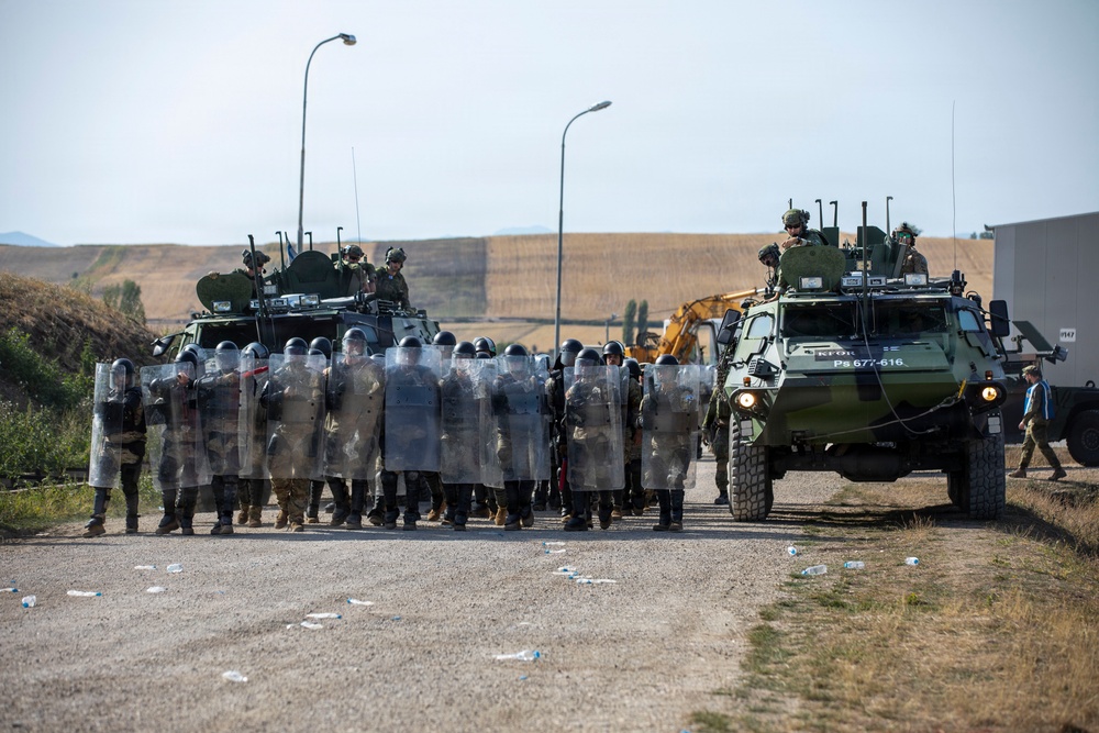 KFOR’s U.S. Army Infantry contingent performs crowd riot control lanes