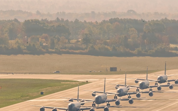 MAINEiacs Conduct 5-Ship Training Sortie