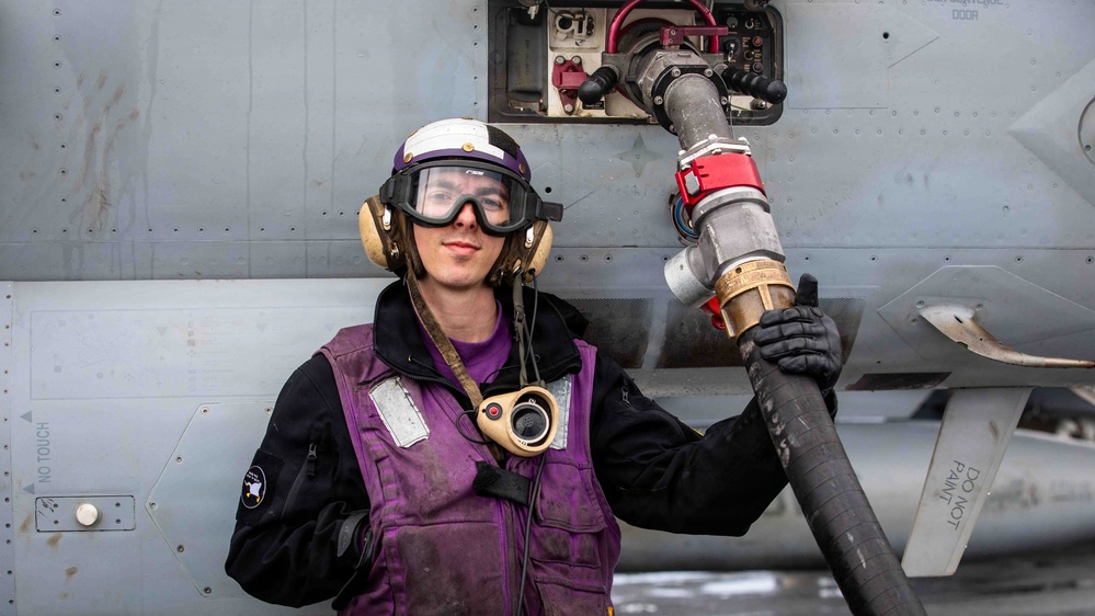 USS Gerald R. Ford (CVN 78) Flight Deck Refueling Operations USS Gerald R. Ford (CVN 78) Flight Deck Refueling Operations