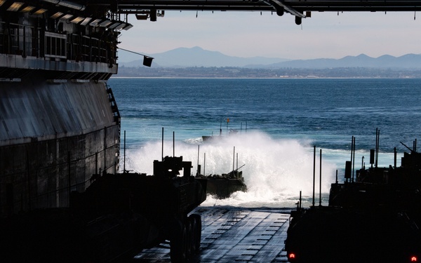 Boxer, 11th MEU conduct Amphibious Capabilities Demonstration