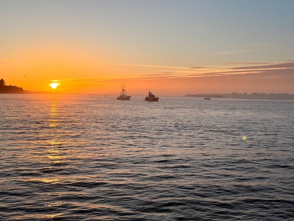 A U.S. Coast Guard 47-foot Motor Lifeboat crew from Coast Guard Station Coos Bay tows a 55 foot fishing vessel near Coos Bay