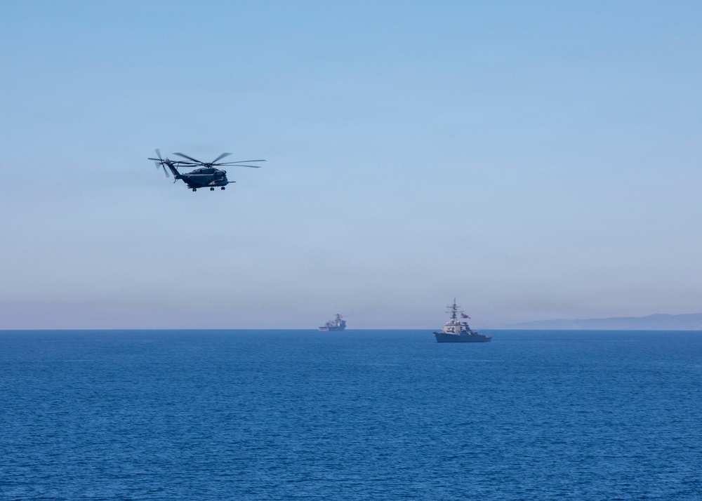 Makin Island Participates in Marine Corps 250th Birthday Demo