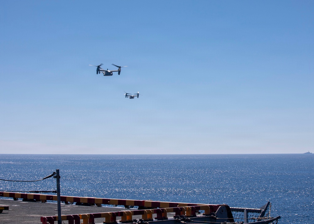 Makin Island Participates in Marine Corps 250th Birthday Demo