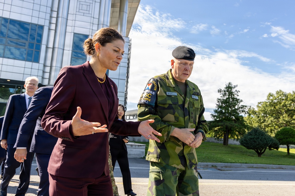 Swedish Delegation Visits the Joint Security Area at Panmunjom