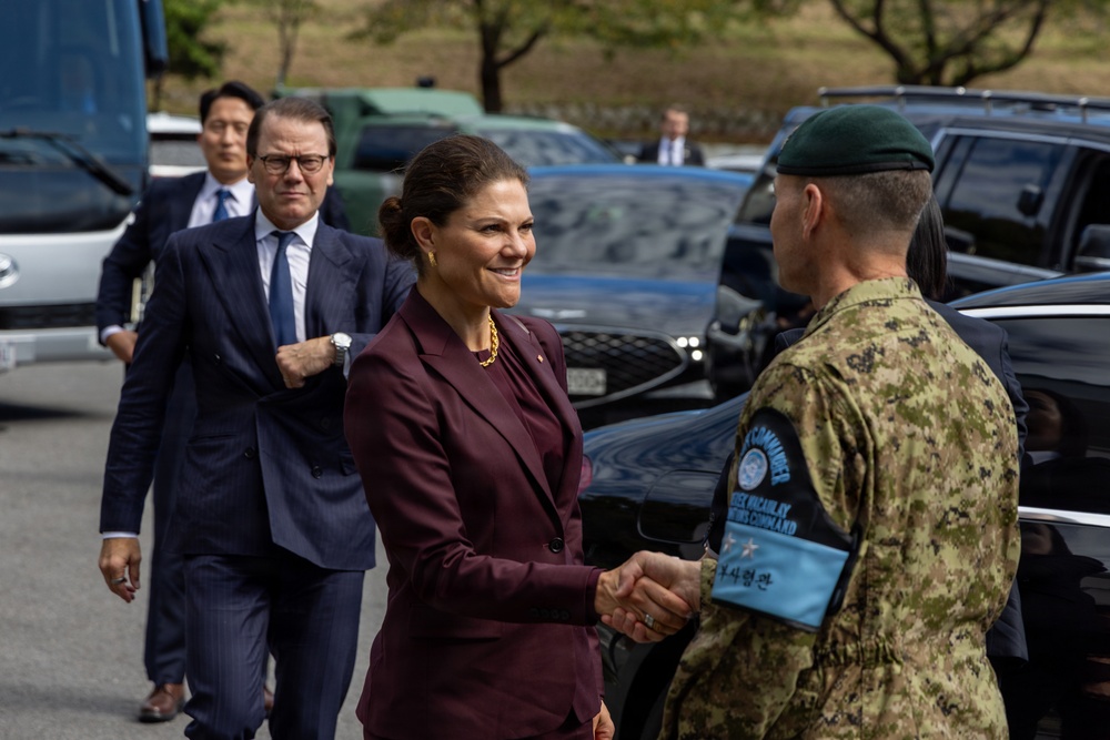 Swedish Delegation Visits the Joint Security Area at Panmunjom