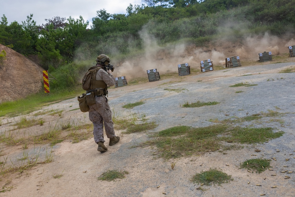 Marines Conduct a Day and Night Live Fire Ranges