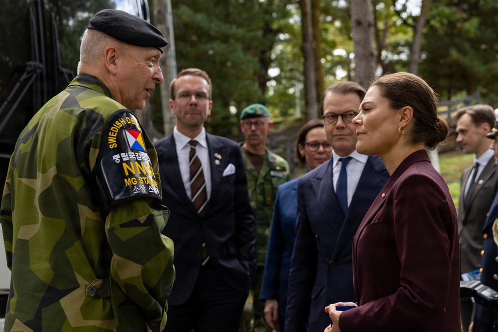 Swedish Delegation Visits the Joint Security Area at Panmunjom
