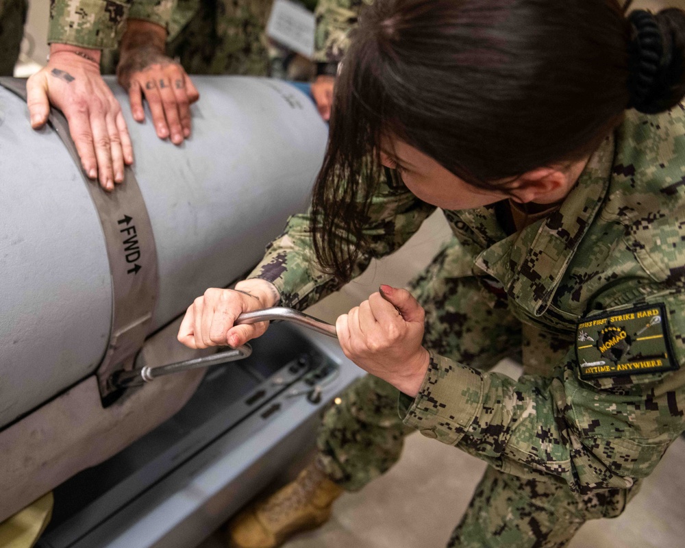 NSWC PCD accelerates Naval mine warfare capabilities with new Quickstrike Extended Range Program, working group