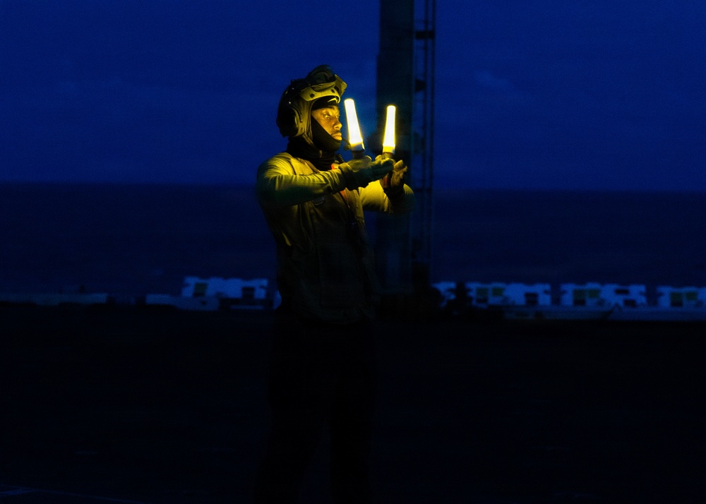 USS Gerald R. Ford (CVN 78) Night Flight Operations USS Gerald R. Ford (CVN 78) Night Flight Operations