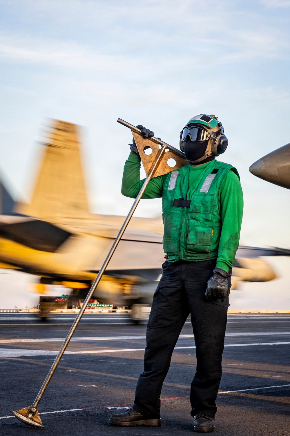 USS Gerald R. Ford (CVN 78) Flight Operations USS Gerald R. Ford (CVN 78) Flight Operations