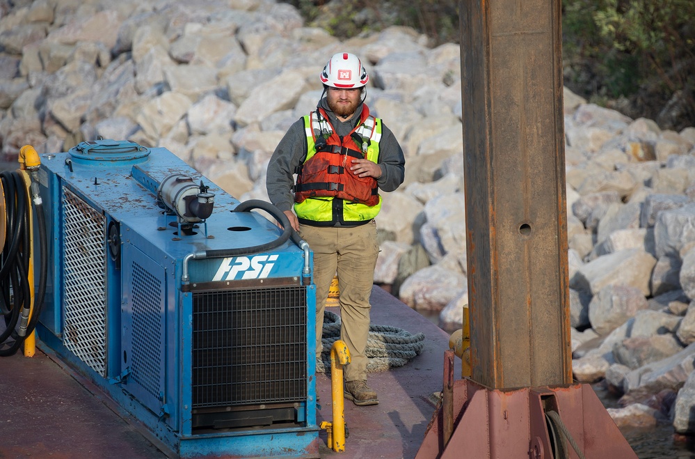 Missouri River bank revetment stabilization and repair, U.S. Army  Corps of Engineers, Omaha District Missouri River bank revetment stabilization and repair, U.S. Army  Corps of Engineers, Omaha District