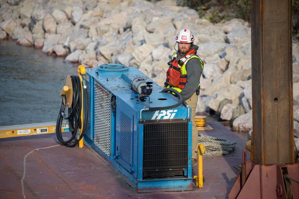 Missouri River bank revetment stabilization and repair, U.S. Army  Corps of Engineers, Omaha District Missouri River bank revetment stabilization and repair, U.S. Army  Corps of Engineers, Omaha District