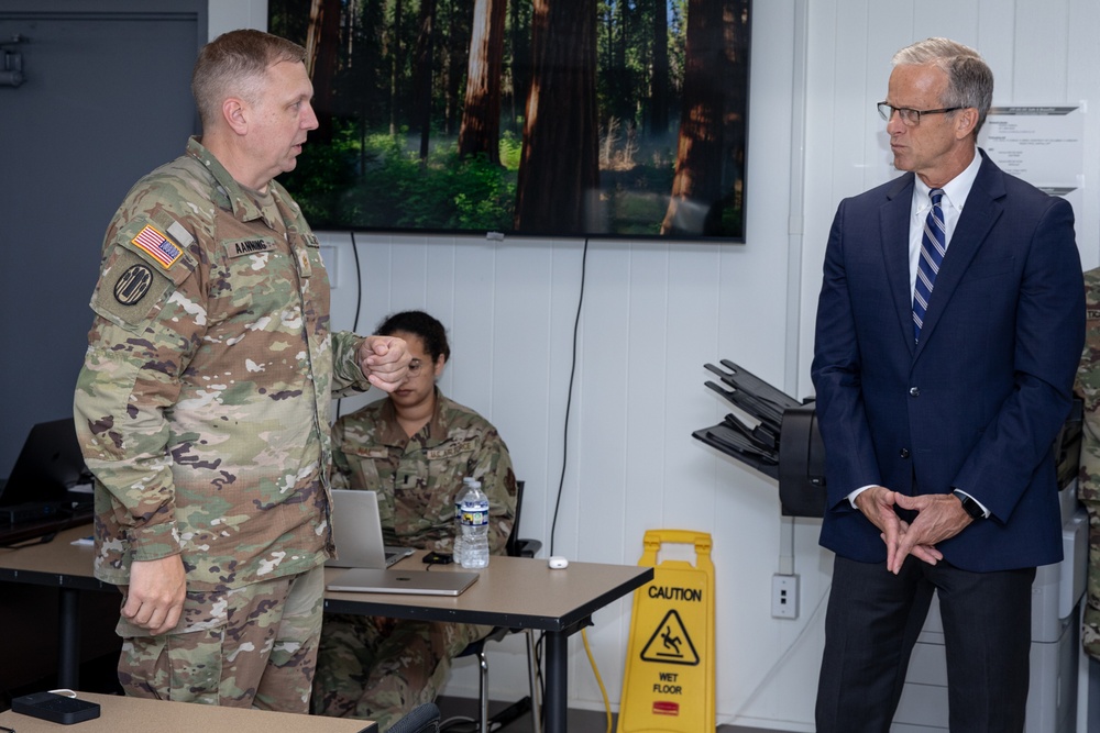 South Dakota Senator Visits Soldiers in DC South Dakota Senator Visits Soldiers in DC