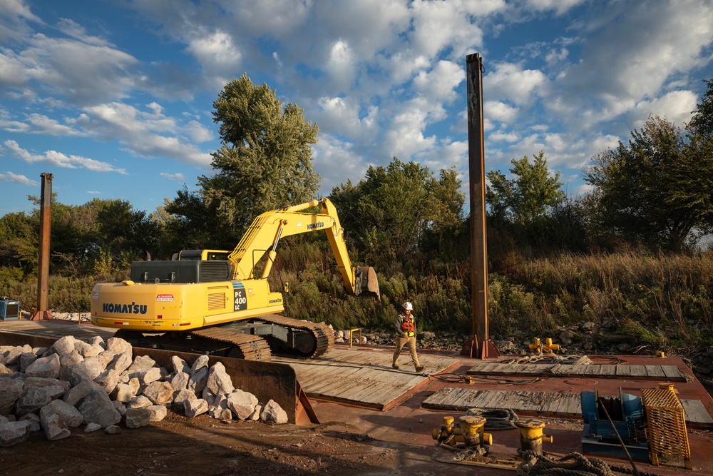 Missouri River bank revetment stabilization and repair, U.S. Army  Corps of Engineers, Omaha District Missouri River bank revetment stabilization and repair, U.S. Army  Corps of Engineers, Omaha District