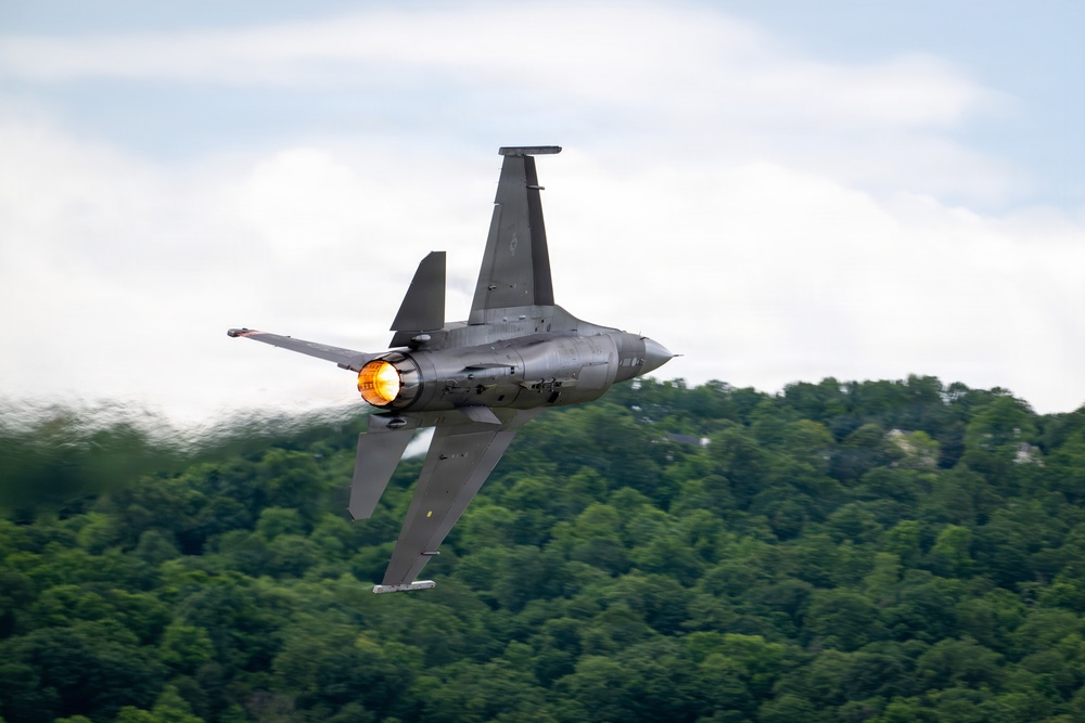 Home sweet home: Viper Demo Team performs at commander's home state