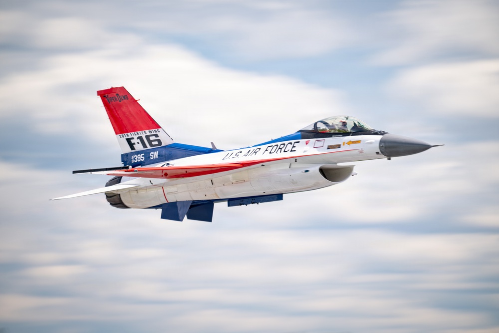 Home sweet home: Viper Demo Team performs at commander's home state