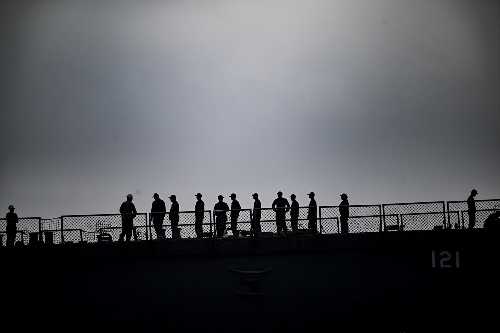 USS Frank E. Petersen Jr. (DDG 121) Visits Command for Combat Systems Checkup, Cyber Discussions