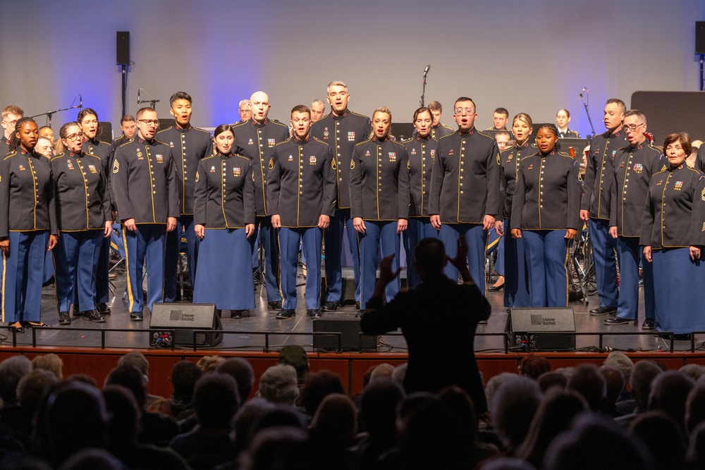 Performance by The U.S. Army Field Band and Soldiers’ Chorus