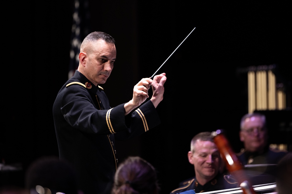LTC Robinson leading The U.S. Army Field Band in Concert