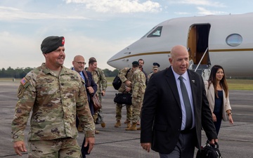 Senior Advisor to the Secretary of War Visits 7th Special Forces Group (Airborne)