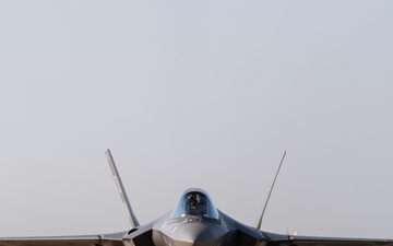 F-35C Fuel Stop