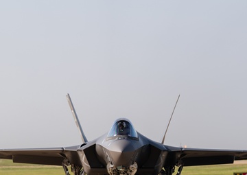 F-35C Fuel Stop